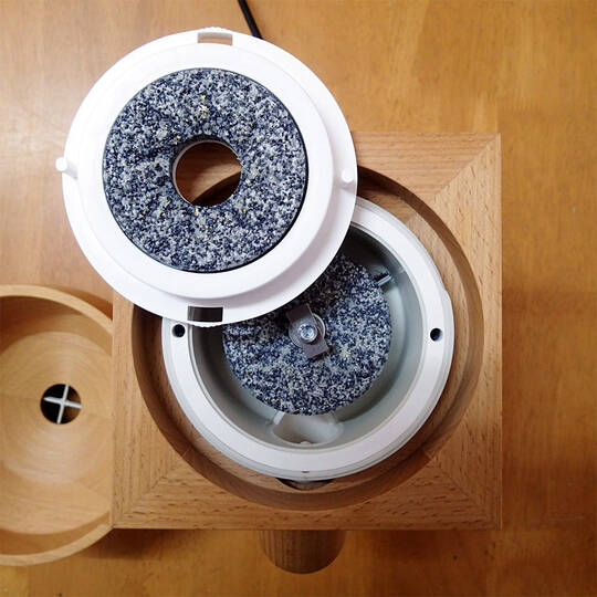 Komo Fidibus XL grain mill milling stones